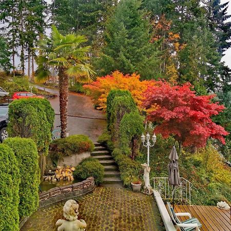Walkon Waterfront Castle Cove Inn Chemainus Esterno foto