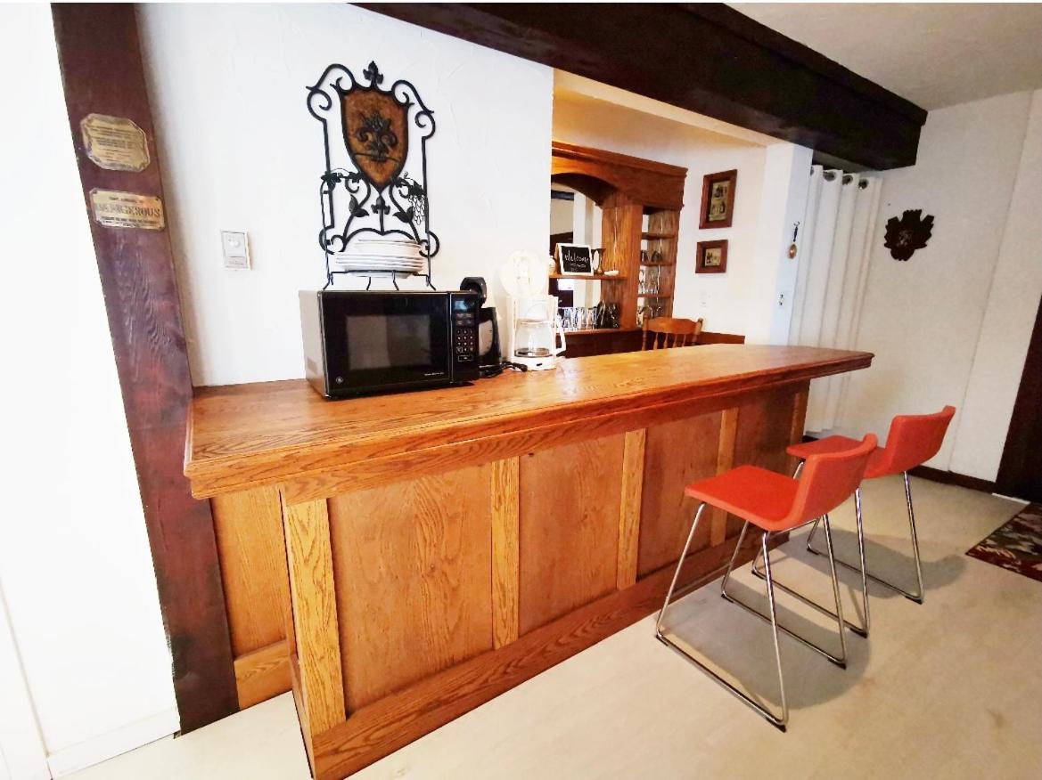 Walkon Waterfront Castle Cove Inn Chemainus Esterno foto