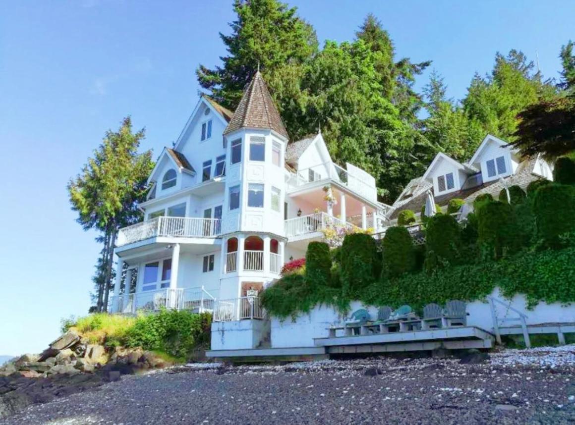 Walkon Waterfront Castle Cove Inn Chemainus Esterno foto